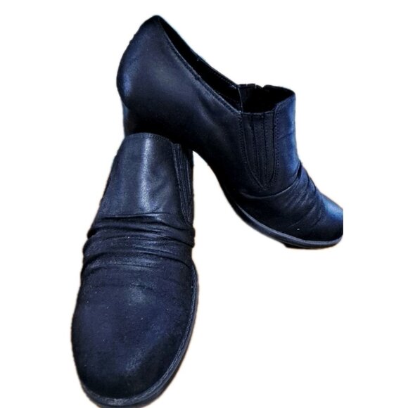 Baretraps Women's 8.5M  Black Faux Suede Slip-On Ankle Boots - Picture 1 of 9